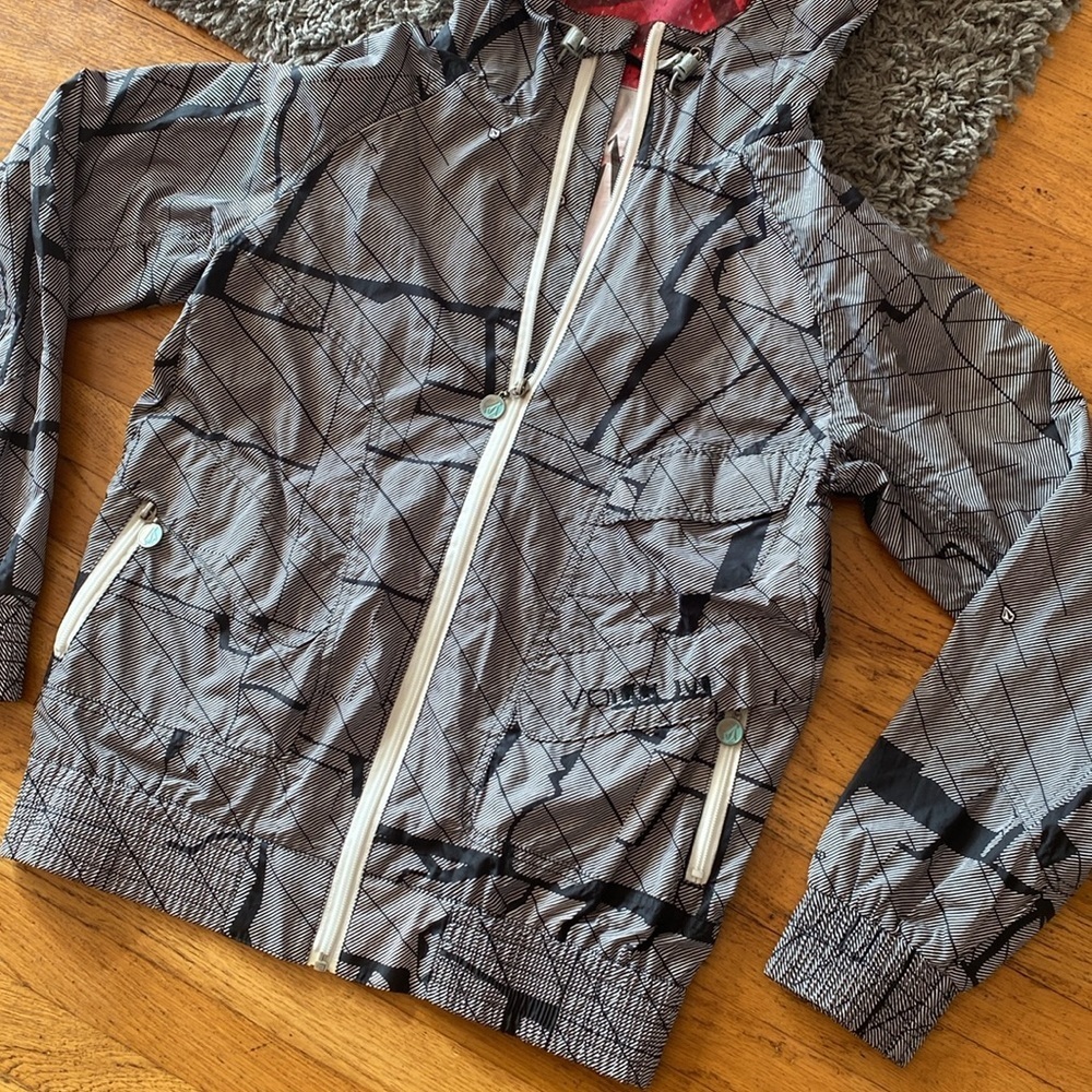 Volcom Transition Performance Driven Streetwear H… - image 2